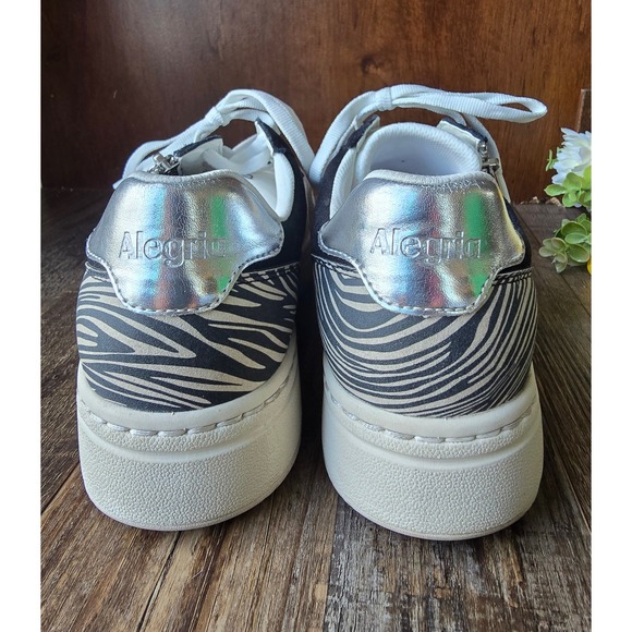 Alegria Womens Platform‎ Sneakers Averie White Zebra Print Zip Up Size 8 38.5 - Picture 4 of 11